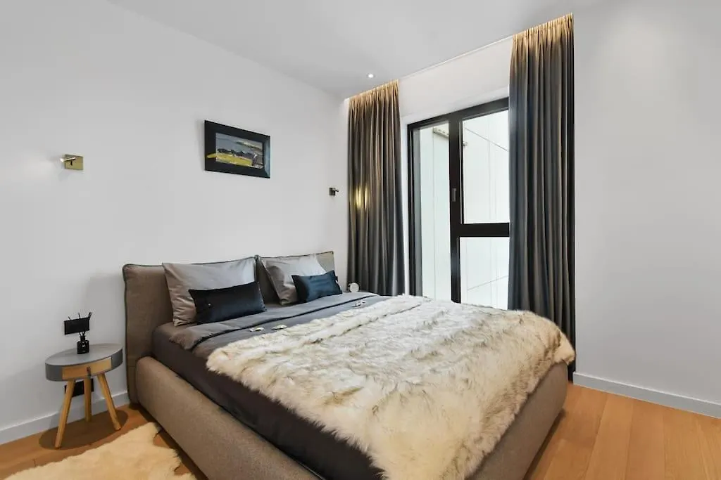 Apartamento Lax Designer, Oasis City Skyline Views, Parking Bucarest