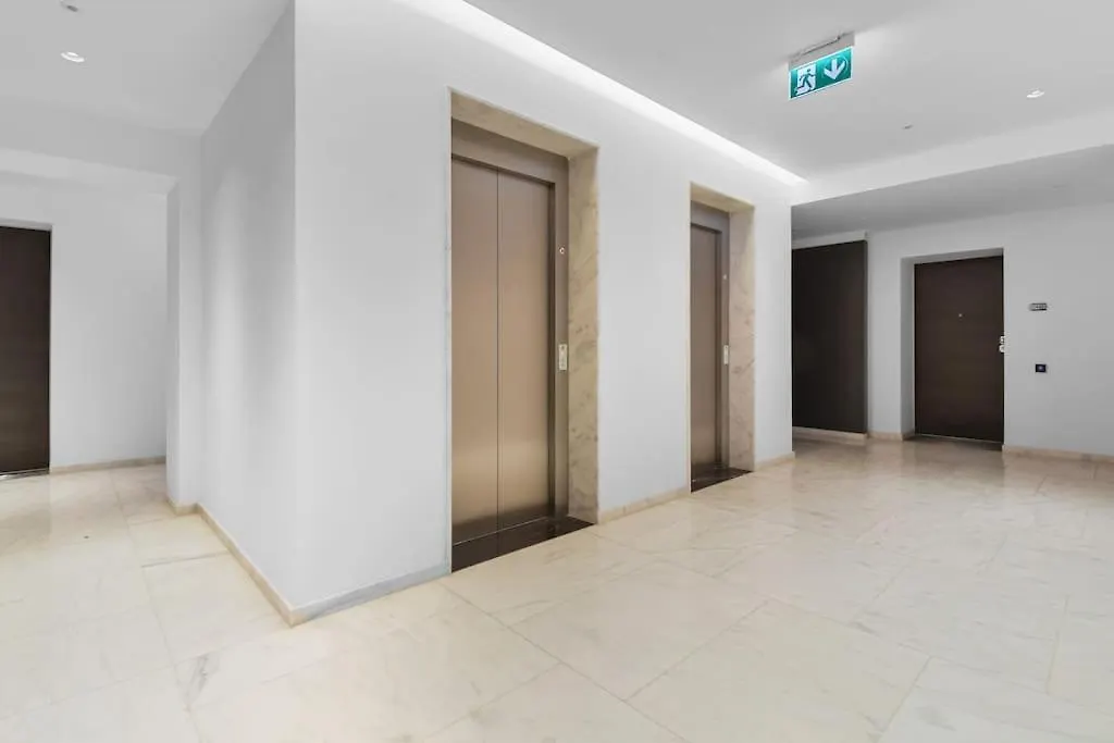 Lax Designer, Oasis City Skyline Views, Parking Bucarest Apartamento