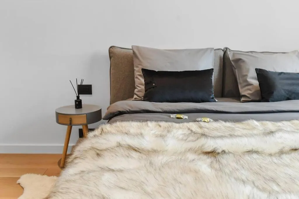 Lax Designer, Oasis City Skyline Views, Parking Bucharest Apartment